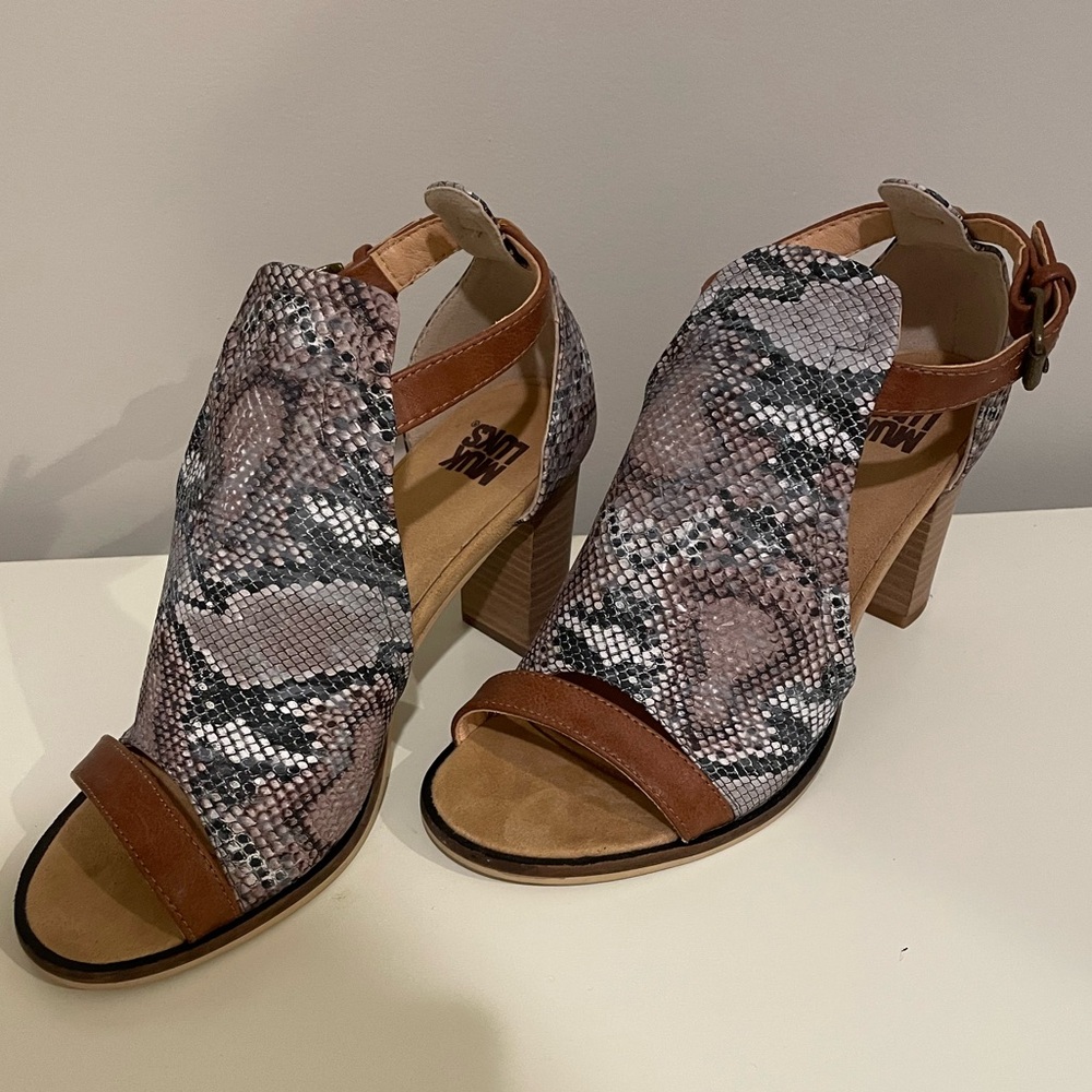 New Muk Luks heels size 9